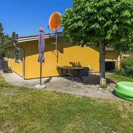 Two-bedroom Holiday In Hals